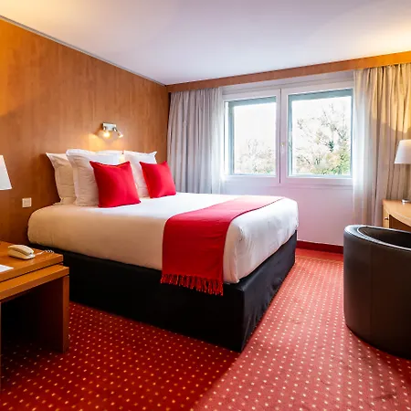 Hotel Le M & Bordeaux Aeroport By & Preference 4*