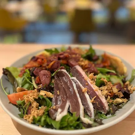 Hotel Le M & Bordeaux Aeroport By & Preference 4*