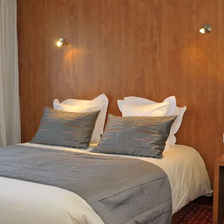 Hotel Le M & Bordeaux Aeroport By & Preference 4*