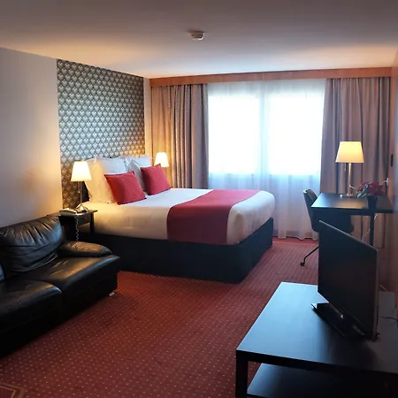 Hotel Le M & Bordeaux Aeroport By & Preference 4*