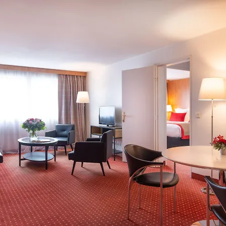 Le M & Bordeaux Aeroport By & Preference Hotel