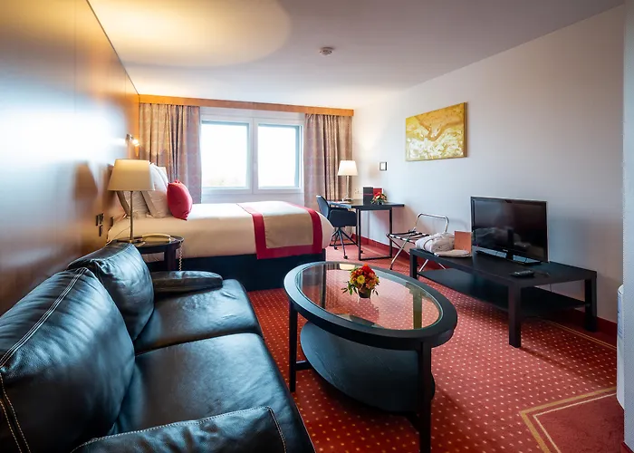 Hotel Le M & Bordeaux Aeroport By & Preference