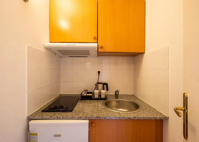 Le M & Bordeaux Aeroport By & Preference 酒店