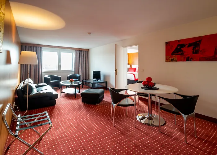 Hotel Le M & Bordeaux Aeroport By & Preference