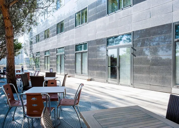 Hotel Le M & Bordeaux Aeroport By & Preference