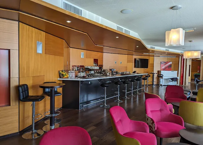 Le M & Bordeaux Aeroport By & Preference