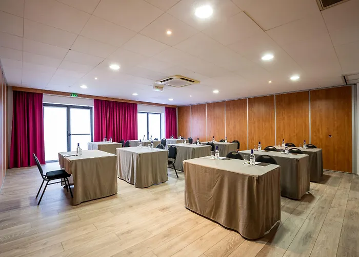 Le M & Bordeaux Aeroport By & Preference Hotel