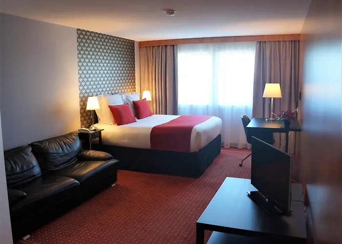 Hotel Le M & Bordeaux Aeroport By & Preference 4*